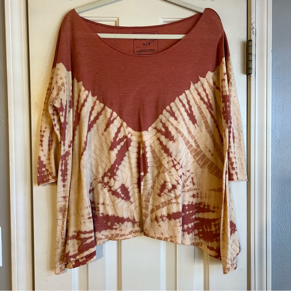 We The Free tie dye 3/4 sleeve top size small oversized